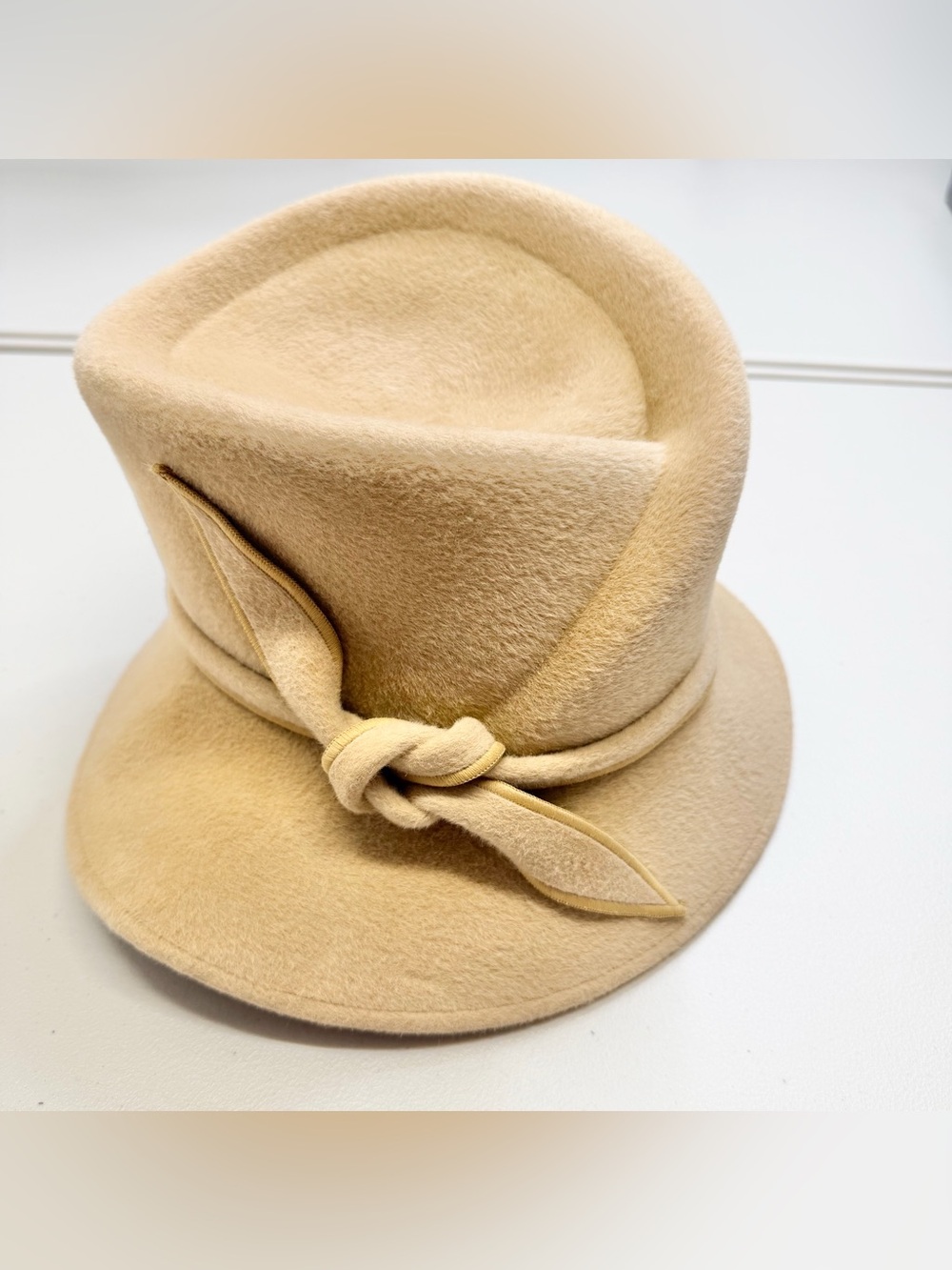 Vintage Fur Felt Cloche Hat Beige Bow Accent Style Women’s England